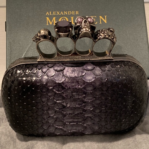 💗SOLD💗Alexander McQueen Box Knuckle Clutch - Picture 2 of 8